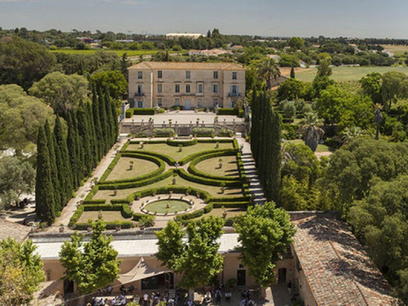 Le-chateau-de-Flaugergues.jpg